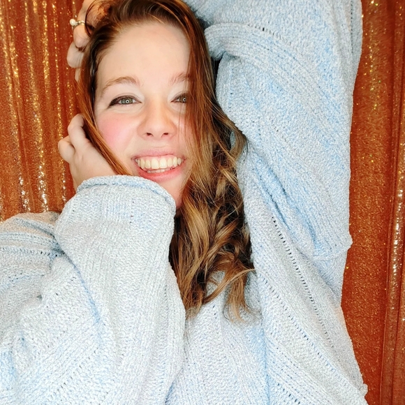 Meet your Posher, Megan - Picture 3 of 12